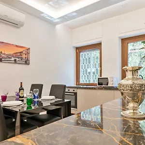Casa vacanze First Class, Roma